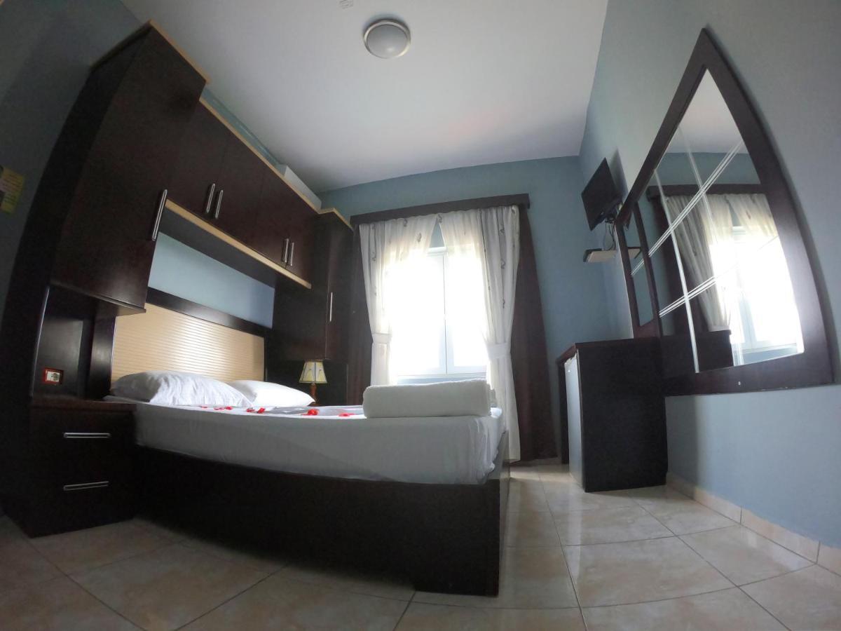 Hotel Anxhelo Kuçovë Extérieur photo