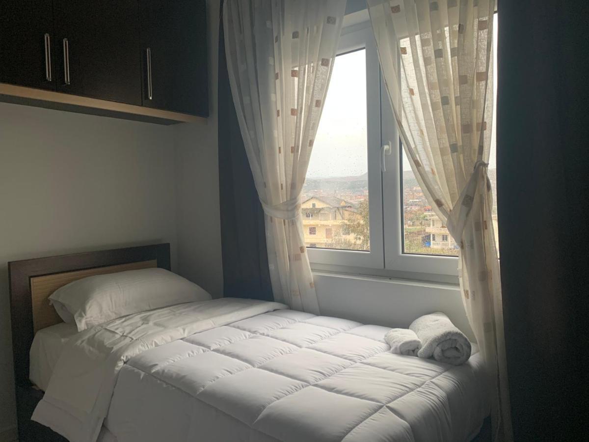 Hotel Anxhelo Kuçovë Extérieur photo
